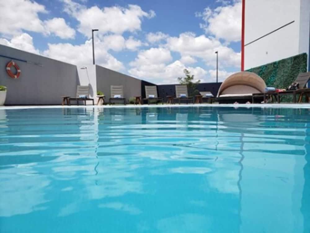 Hilton Garden Inn Salamanca Exterior photo
